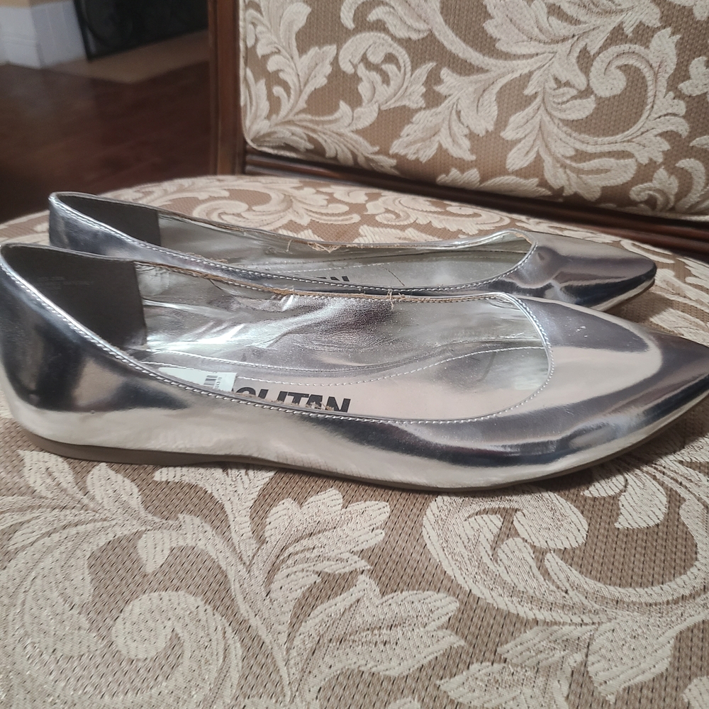 Cosmopolitan Metallic Silver Pointed-Toe Ballet Flats